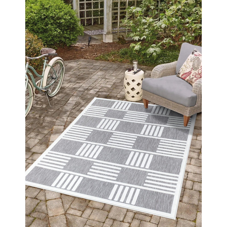 Latitude Run Ipava Grey/White Indoor / Outdoor Rug Wayfair.co.uk
